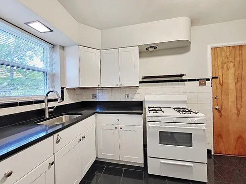 6425 Loughborough Ave — Photo 7