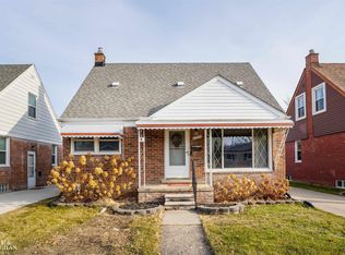 27934 Grant St, Saint Clair Shores, MI 48081