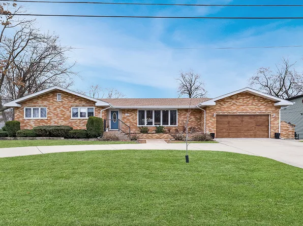 12401 S 68th Ct, Palos Heights, IL 60463