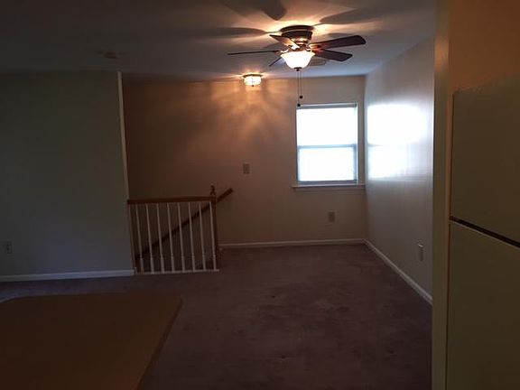 3rd image of 606 Horseshoe Dr #606