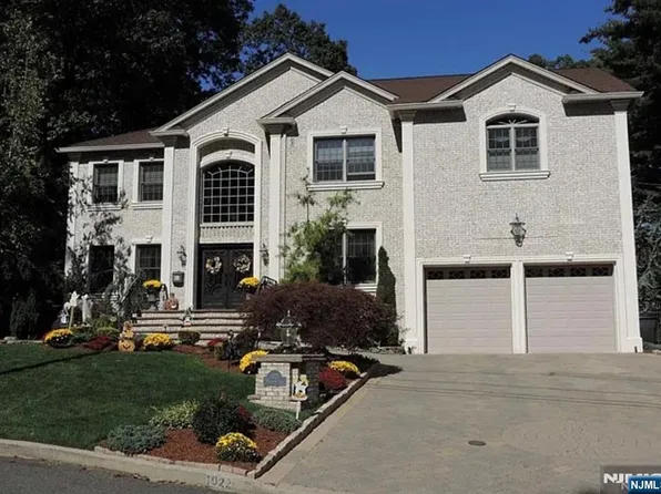 1022 Woodland Ave, Oradell, NJ 07649