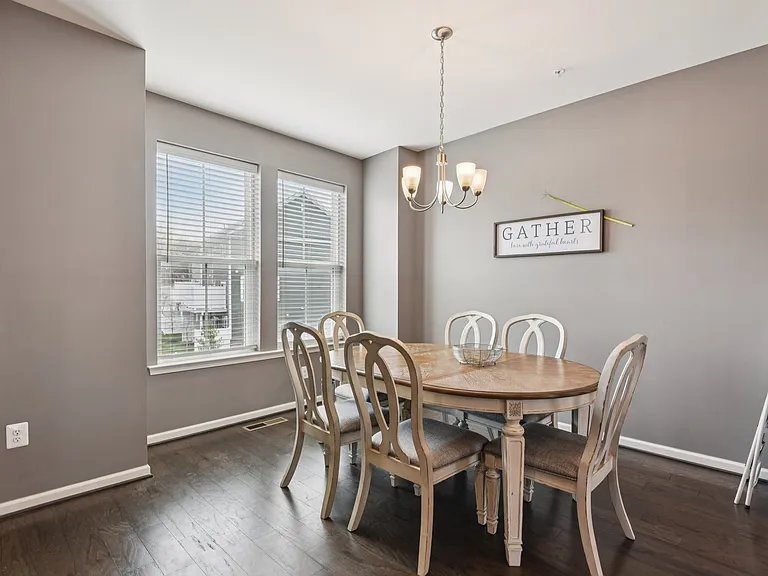 1306 Hawk Hollow Dr — Photo 11