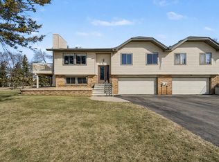 851 Sherwood Rd, Shoreview, MN 55126