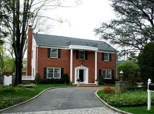 127 Bayview Rd, Manhasset, NY 11030