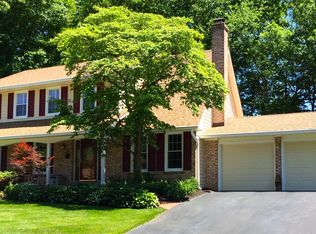 10019 Clearfield Ave, Vienna, VA 22181