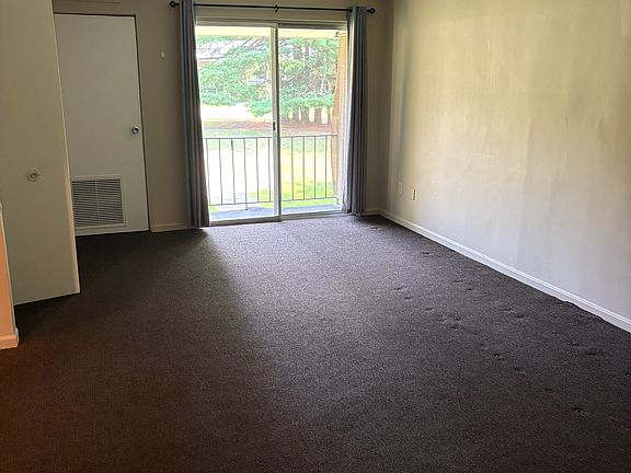 3rd image of 108 Highland Dr APT 6