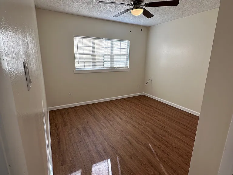 1521 Manorway St — Photo 5