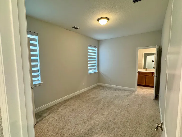 2930 Eleanor Dr — Photo 23