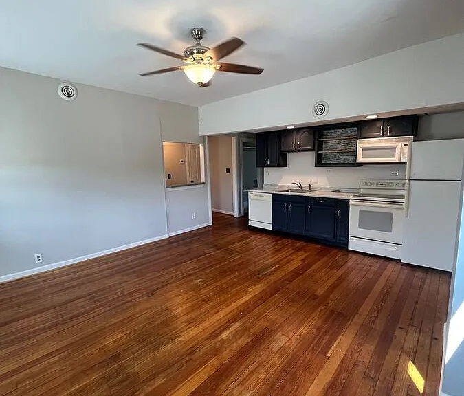 2 W Walnut St #4 — Photo 3