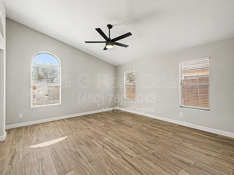 3015 S Woodruff — Photo 12