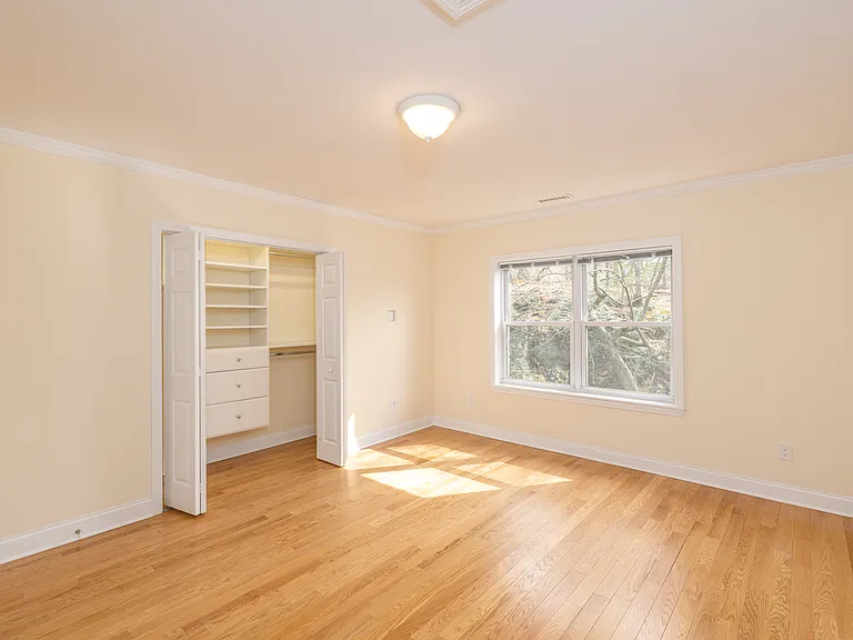 64 Gerry Rd — Photo 15