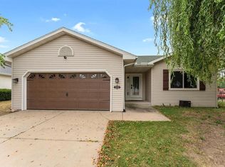 636 Parkside Ave, Baraboo, WI 53913