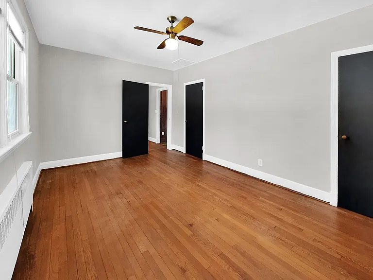 214 Sudbrook Ln — Photo 15
