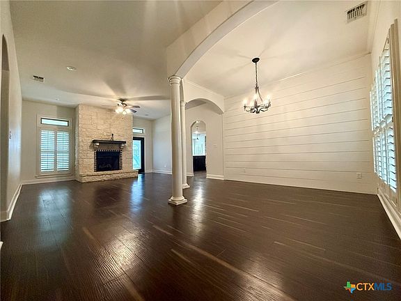 4th image of 347 Bella Vista St