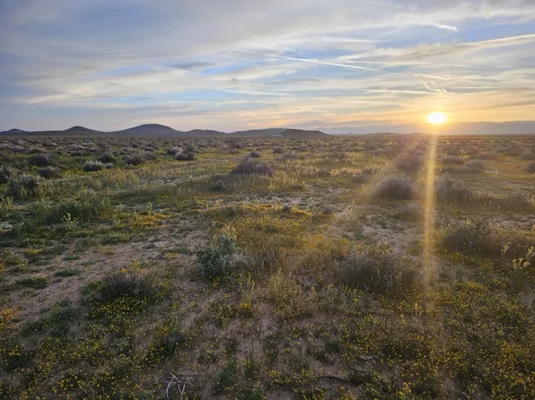 Clay Mine Rd, Edwards, CA 93523