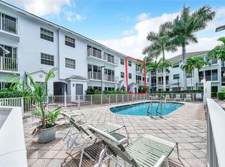 2725 NE 8th Ave, Wilton Manors, FL 33334