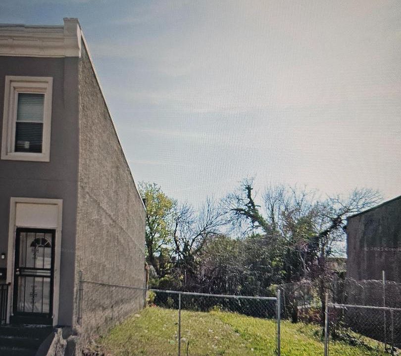 2nd image of 2419 N 15th St