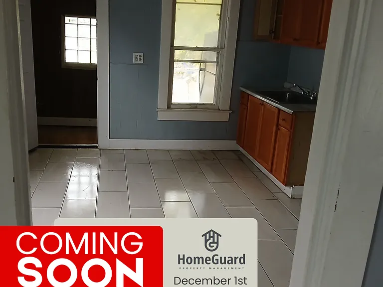 12714 Farringdon Ave — Photo 3