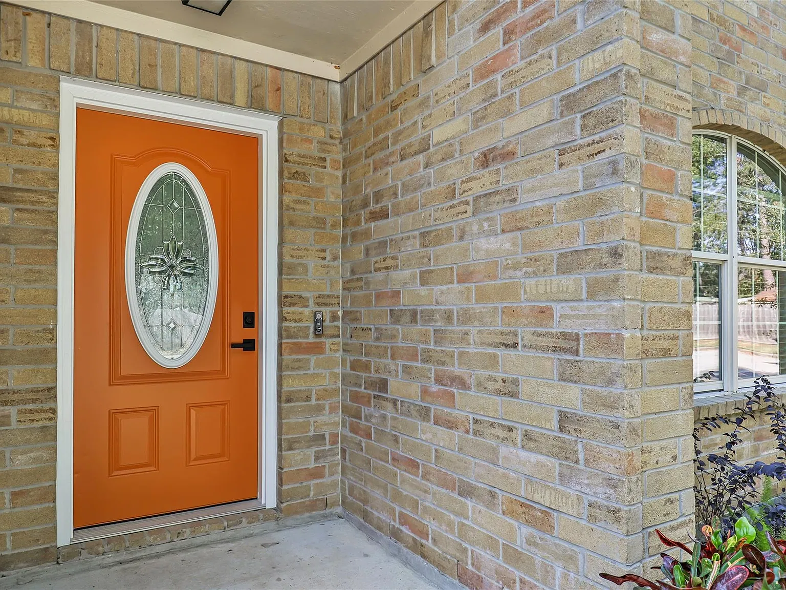 3 bed, 2.5 bath, 2687 sqft, $2,400 — Photo 3
