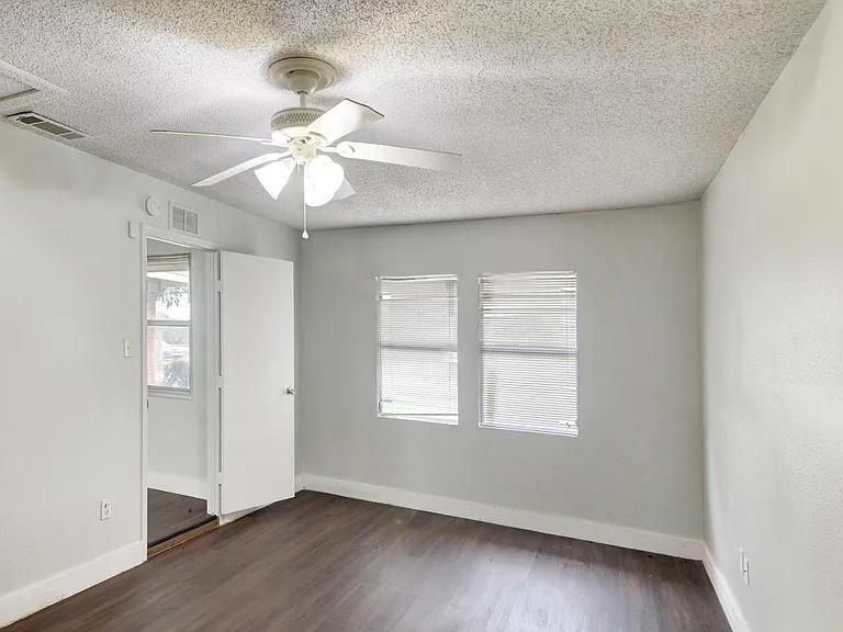 5413 Wedgwood Dr — Photo 8
