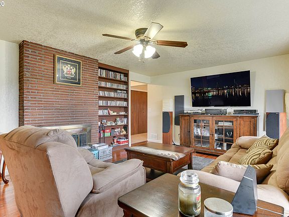 3rd image of 6312 NE Hazel Dell Ave