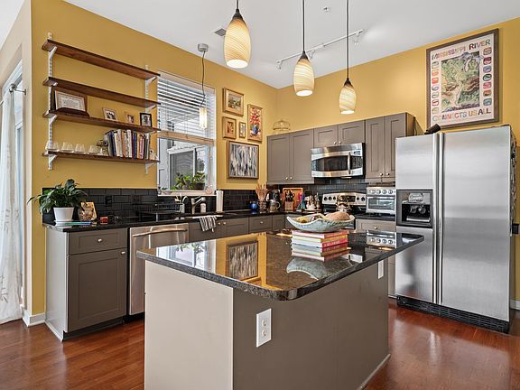 4th image of 506 N Mangum St APT 208