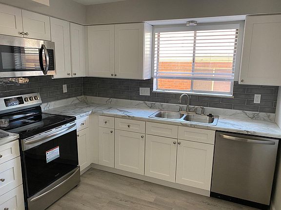 5th image of 7327 Hampshire Dr