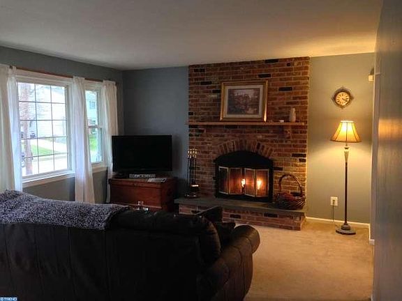 4th image of 904 Kenilworth Ave