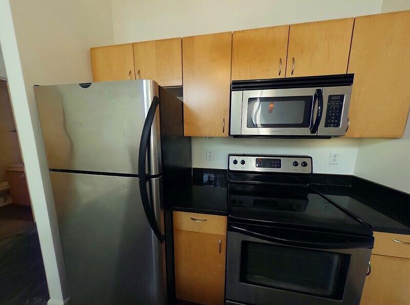 1st image of 1011 W Marshall St #110