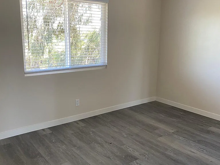 2813 Menlo Ave — Photo 24