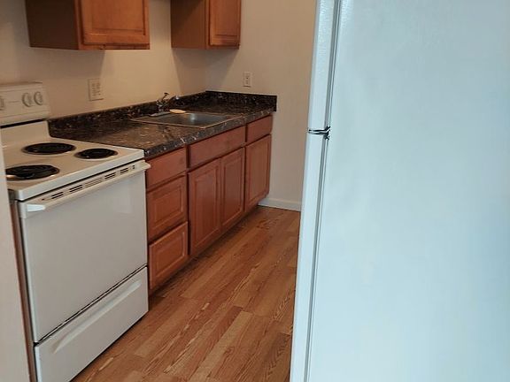 5th image of 26253 Pennsylvania Ave NE APT 5