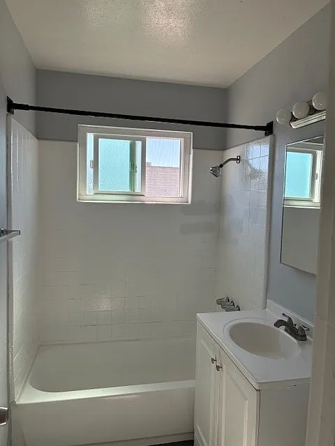 1 bed, 570 sqft, $1,650 — Photo 3