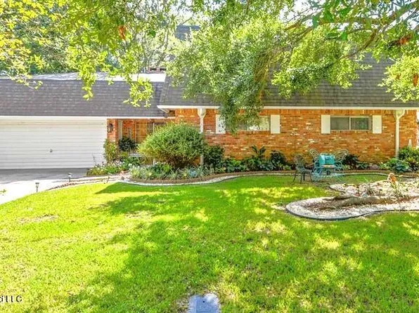 1724 Mary Ann Dr, Gautier, MS 39553