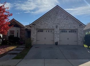 345 Lola Ln, Cottontown, TN 37048