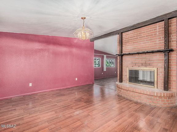 5th image of 257 W Calle Margarita