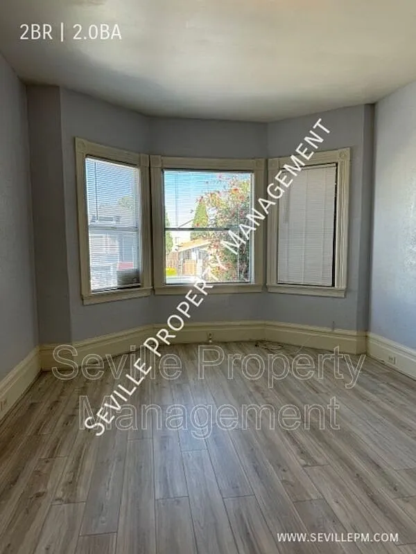 2920 Filbert St — Photo 2