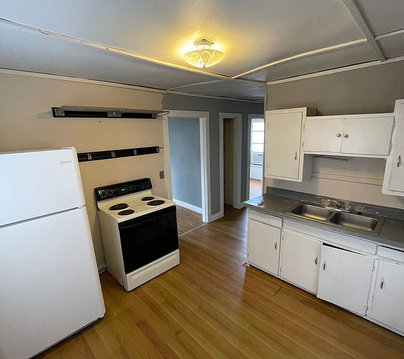 923 W Oak Butlers Jonesboro AR Zillow