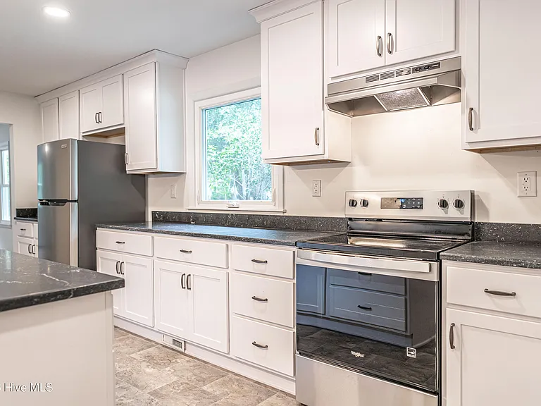 1290 W Wisconsin Ave — Photo 6