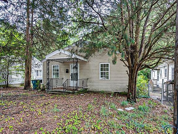 5th image of 307 Winston St