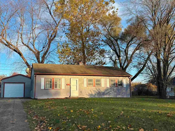 111 Radisson Rd, Marquette Heights, IL 61554