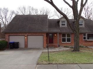 2401 SW 35th Ter, Topeka, KS 66611