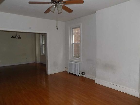 2nd image of 1527 Womrath St