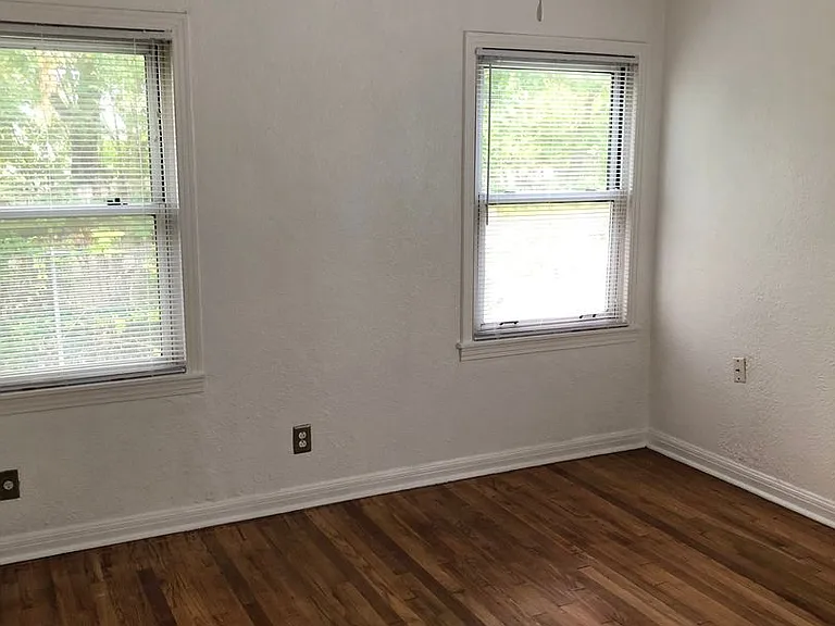 903 Conder St — Photo 15