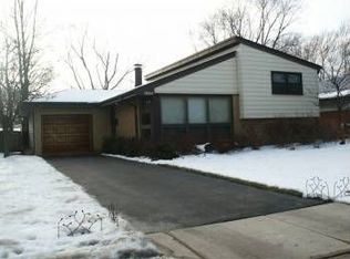 9354 Shermer Rd, Morton Grove, IL 60053