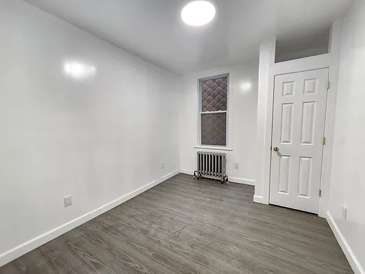 Rented by Astoria Realty | media 7