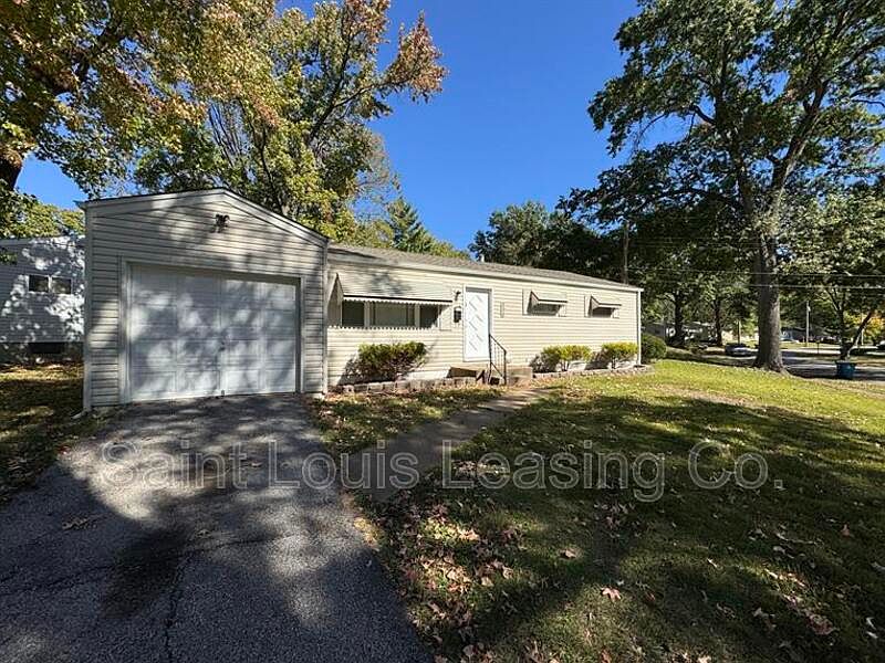 1st image of 234 Meadowcrest Dr
