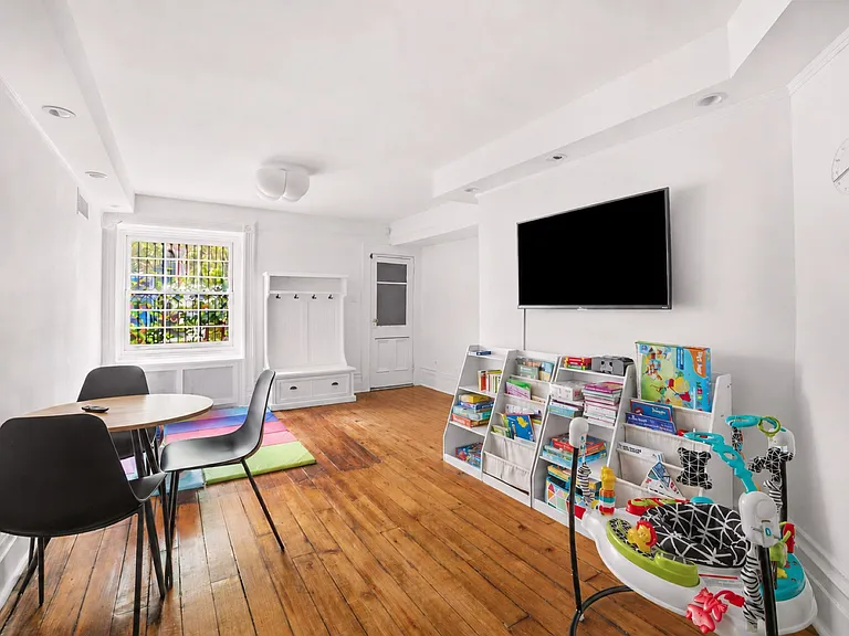 117 E 91st St #1 — Photo 11