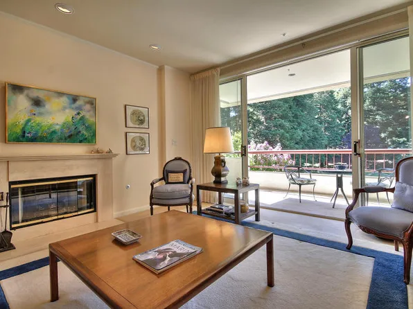 300 Deer Valley Rd APT 1F, San Rafael, CA 94903