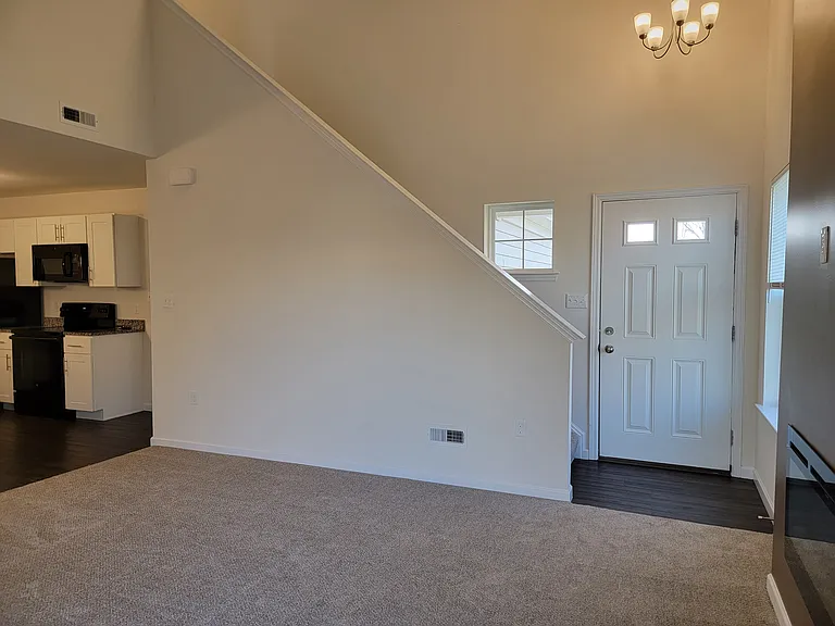 46 Howard Dr — Photo 6