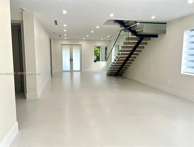 7850 SW 67th Ave — Photo 10